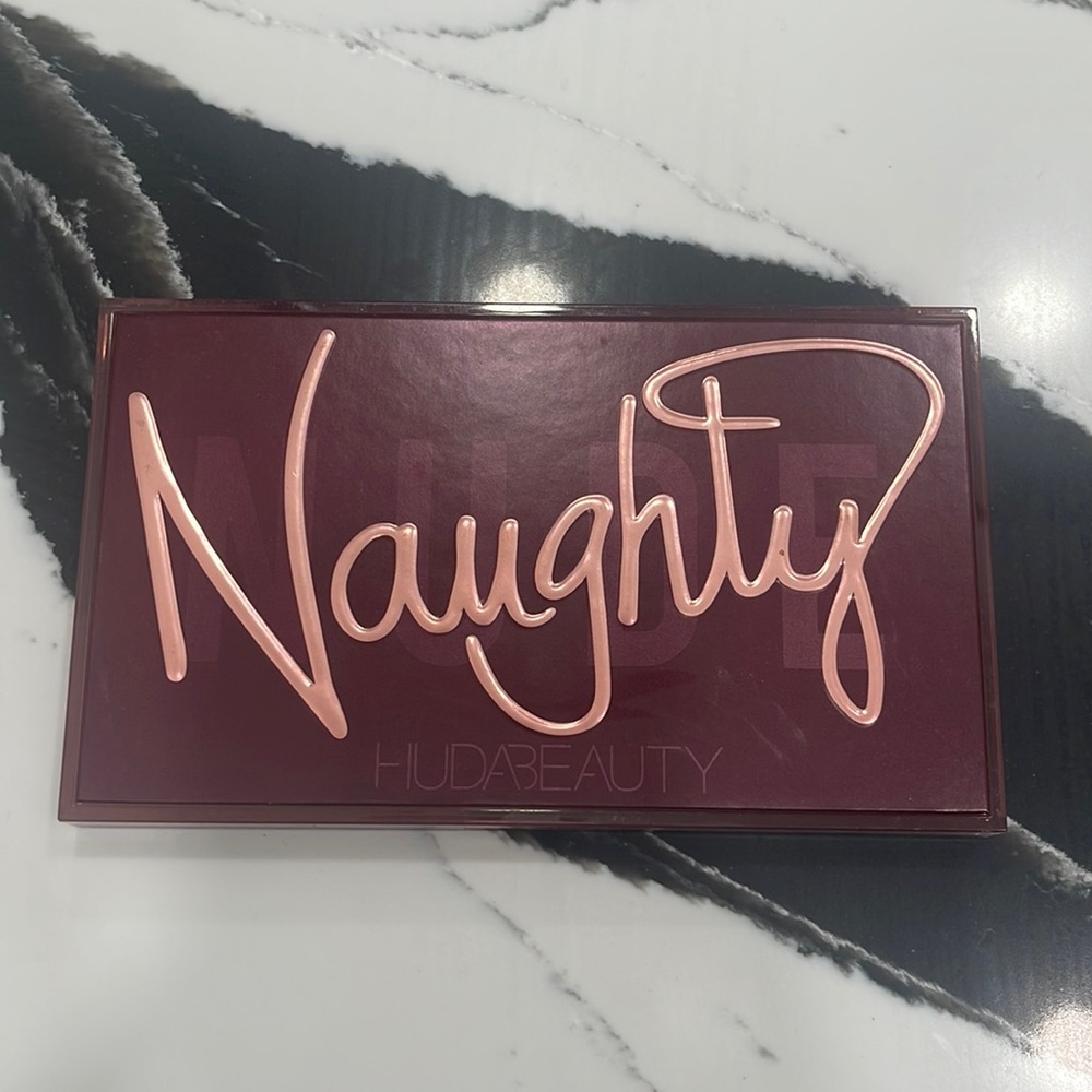 Huda Beauty Naughty Palette